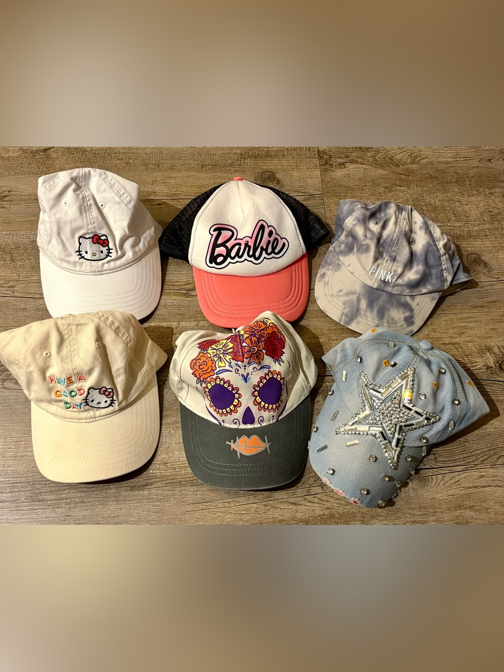 Woman hat bundle hello kitty 6 pcs